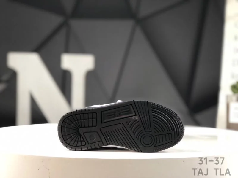 MLB SHOES MoistureWicking 30051