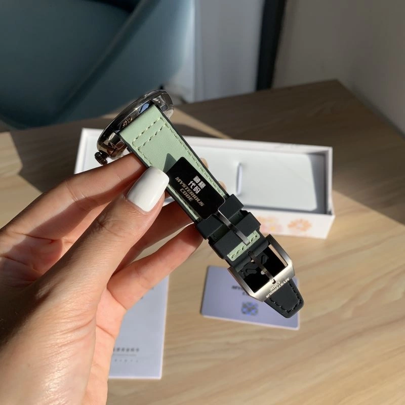 Breathable MYSTERIOUS CODE Watches 190249