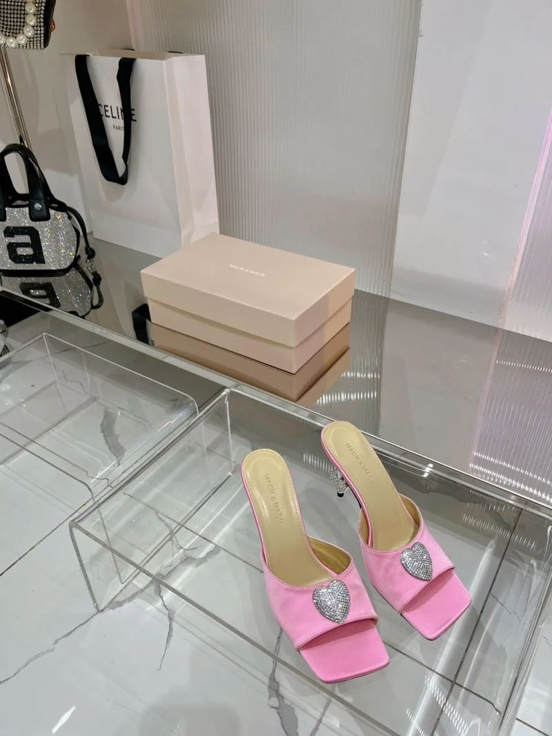WellDesigned Mach Mach Sandals 7757