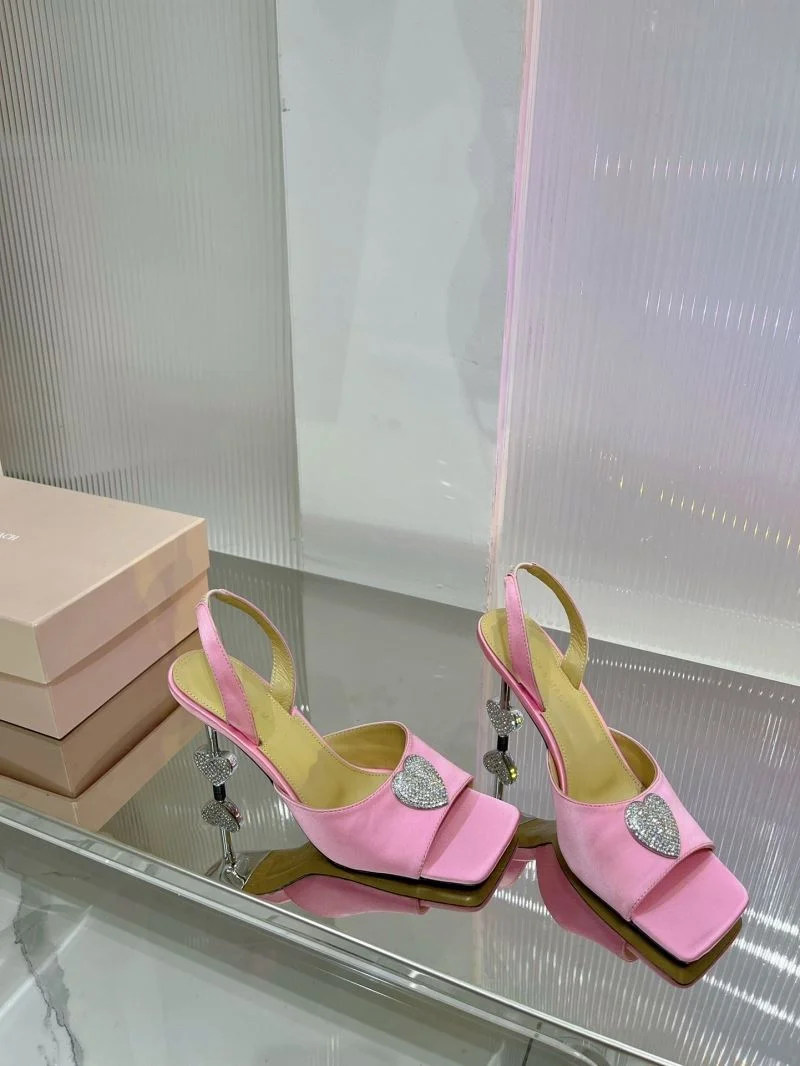 WellDesigned Mach Mach Sandals 7757
