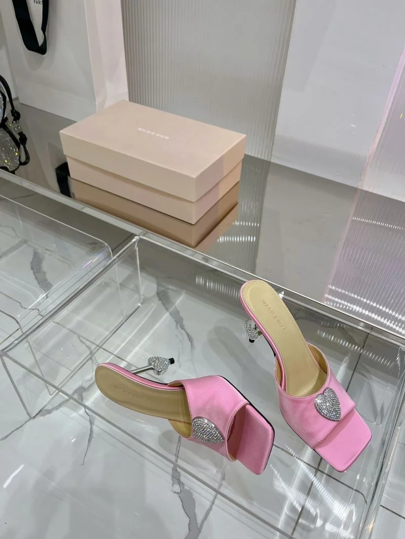 WellDesigned Mach Mach Sandals 7757