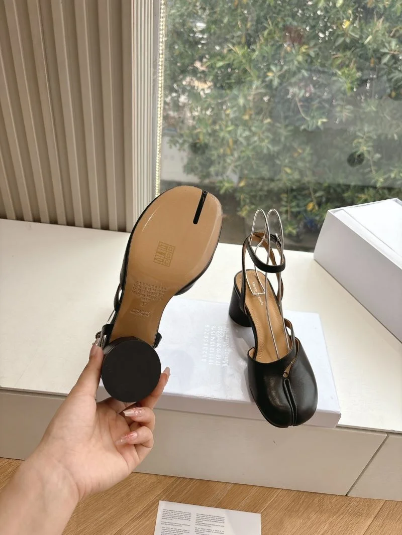Maison Margiela Sandals Breathable 9643