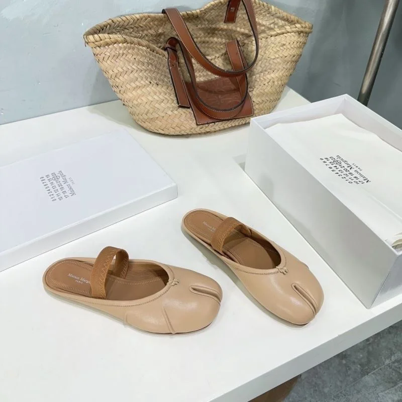 Maison Margiela Sandals Versatile 6234