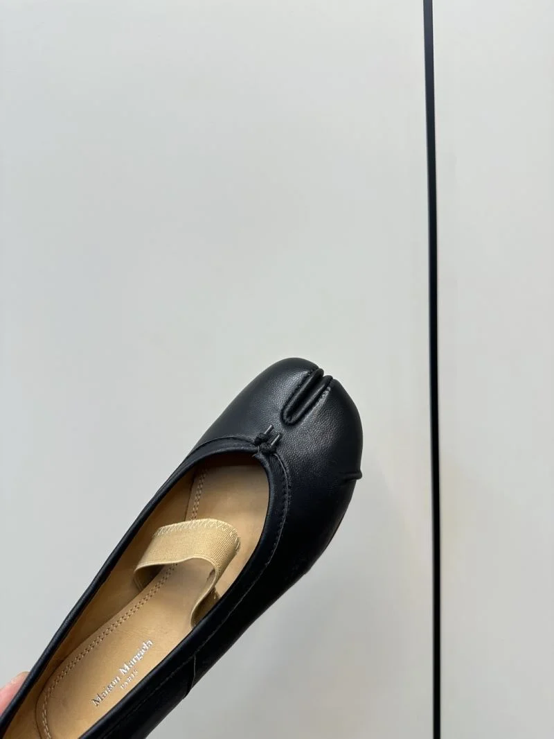 Maison Margiela Sandals Breathable 6169