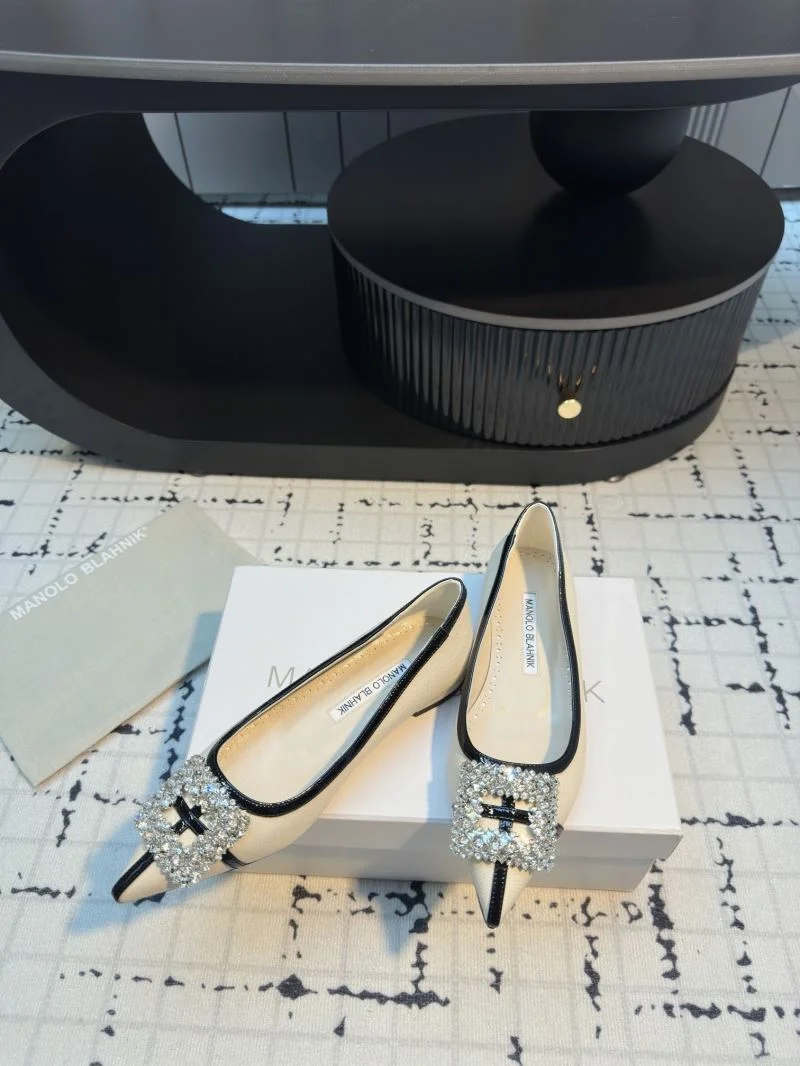 Manolo Blahnik Shoes TechFriendly 7659