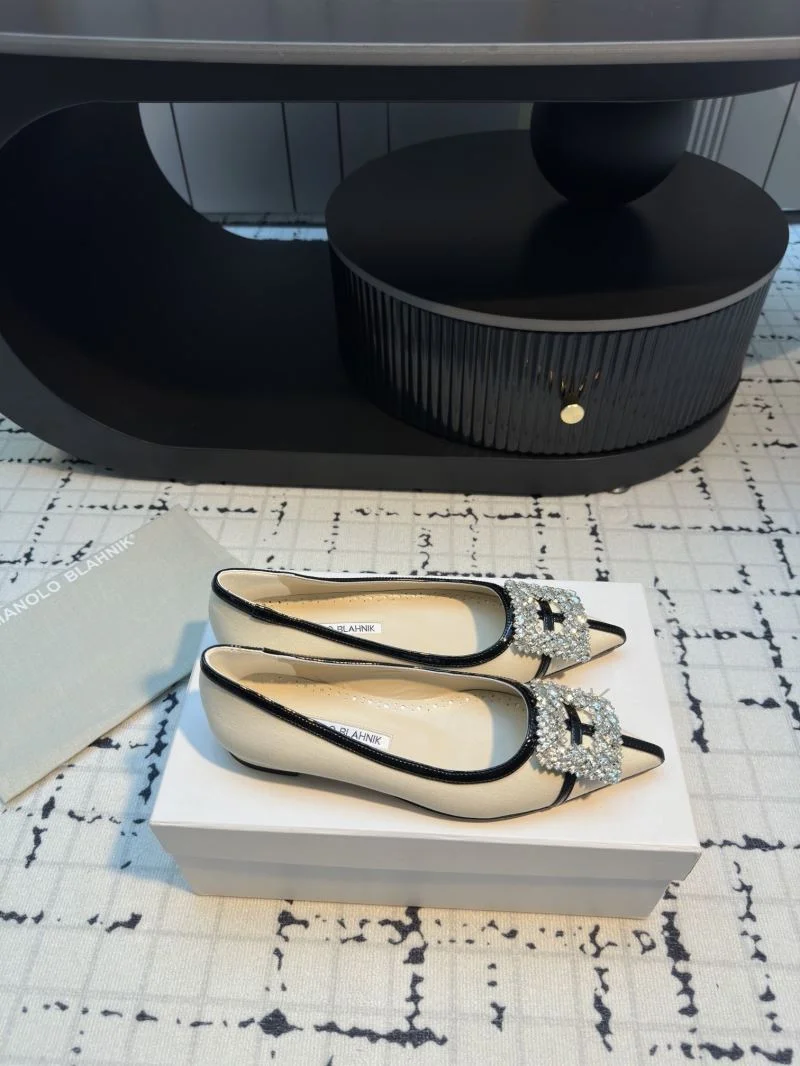 Manolo Blahnik Shoes TechFriendly 7659