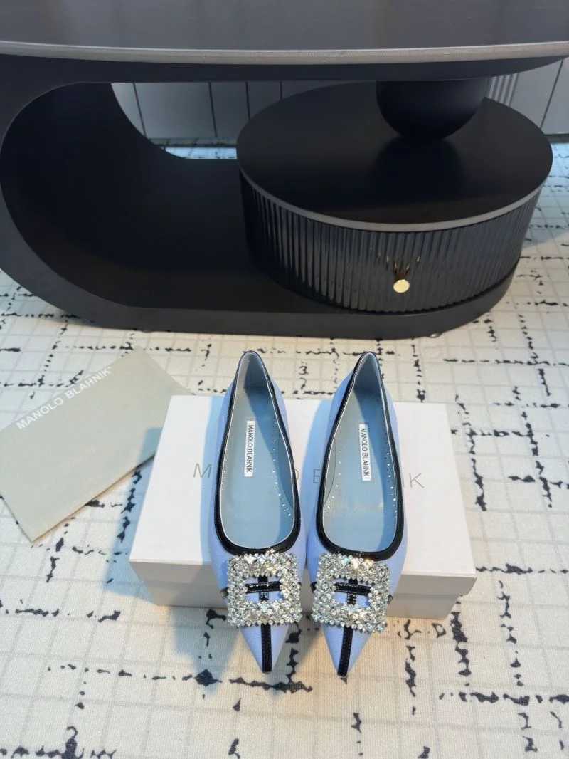 Neat Manolo Blahnik Shoes 7639