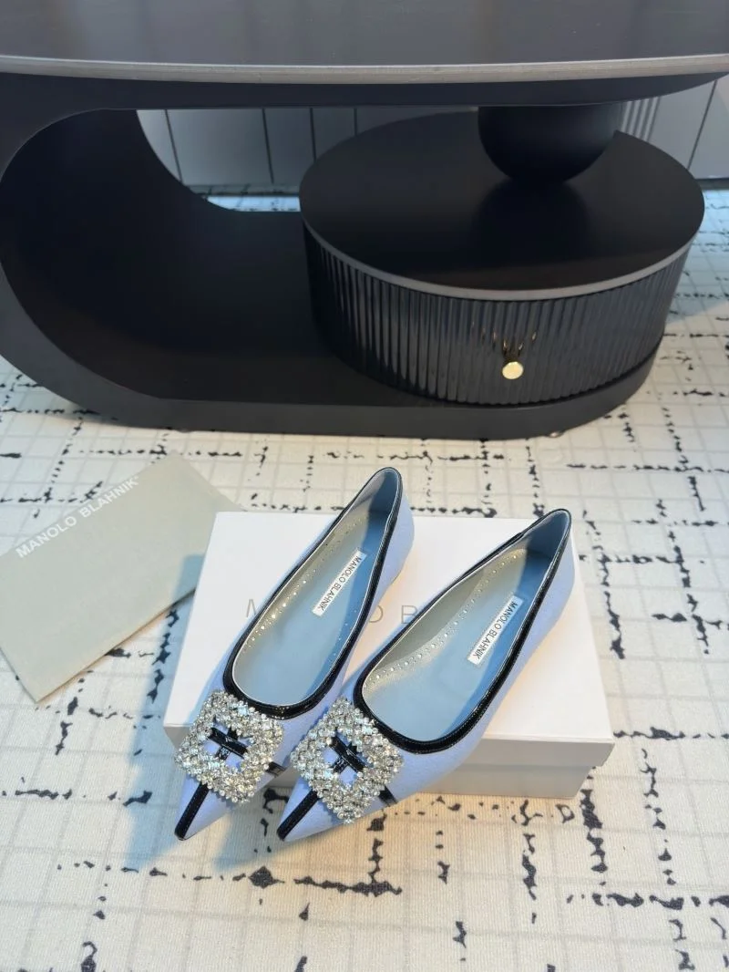 Neat Manolo Blahnik Shoes 7639