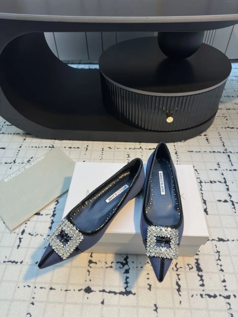 Neat Manolo Blahnik Shoes 7626