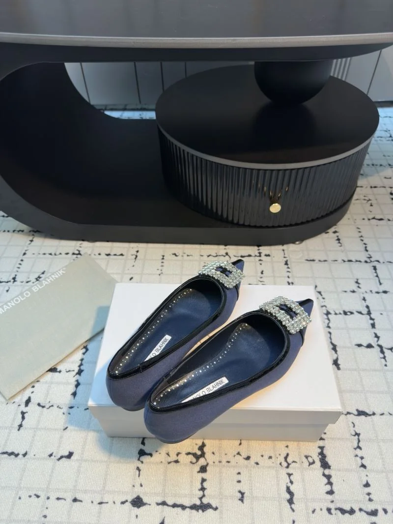 Neat Manolo Blahnik Shoes 7626