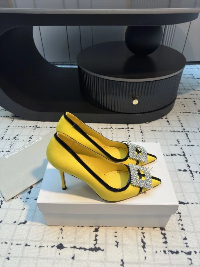 Manolo Blahnik Shoes Stylish 7623
