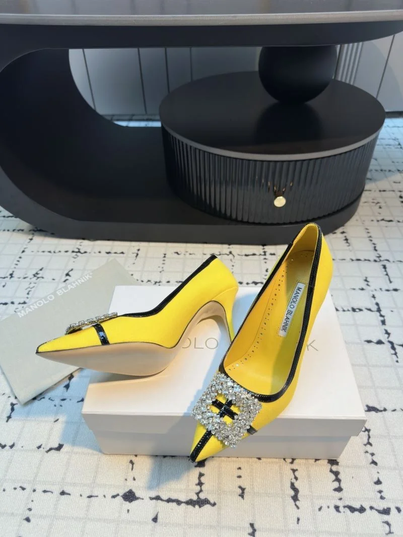Manolo Blahnik Shoes Stylish 7623