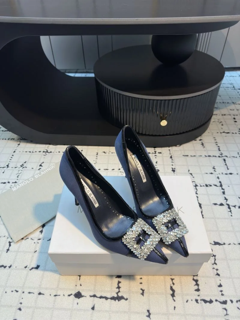 Effortless Manolo Blahnik Shoes 7661