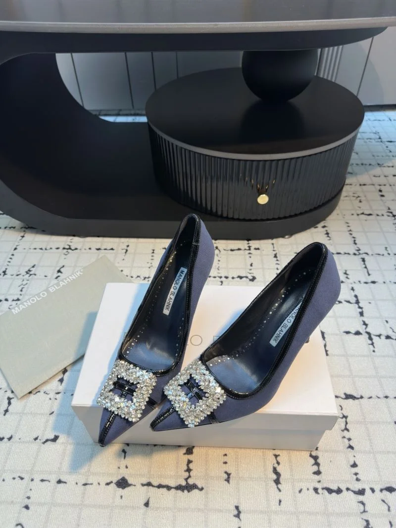 Effortless Manolo Blahnik Shoes 7661