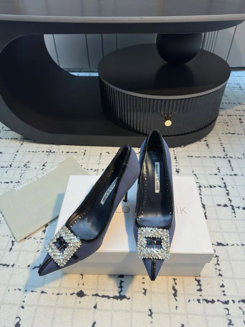 Effortless Manolo Blahnik Shoes 7661