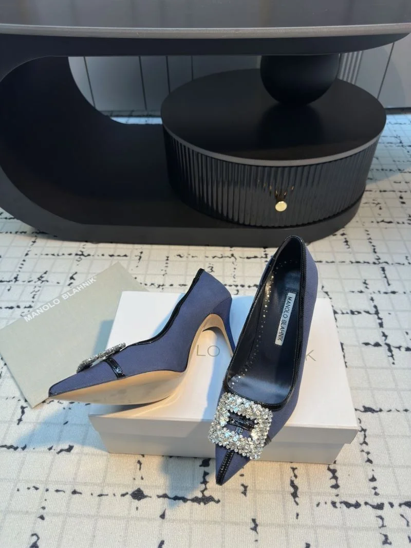 Effortless Manolo Blahnik Shoes 7661
