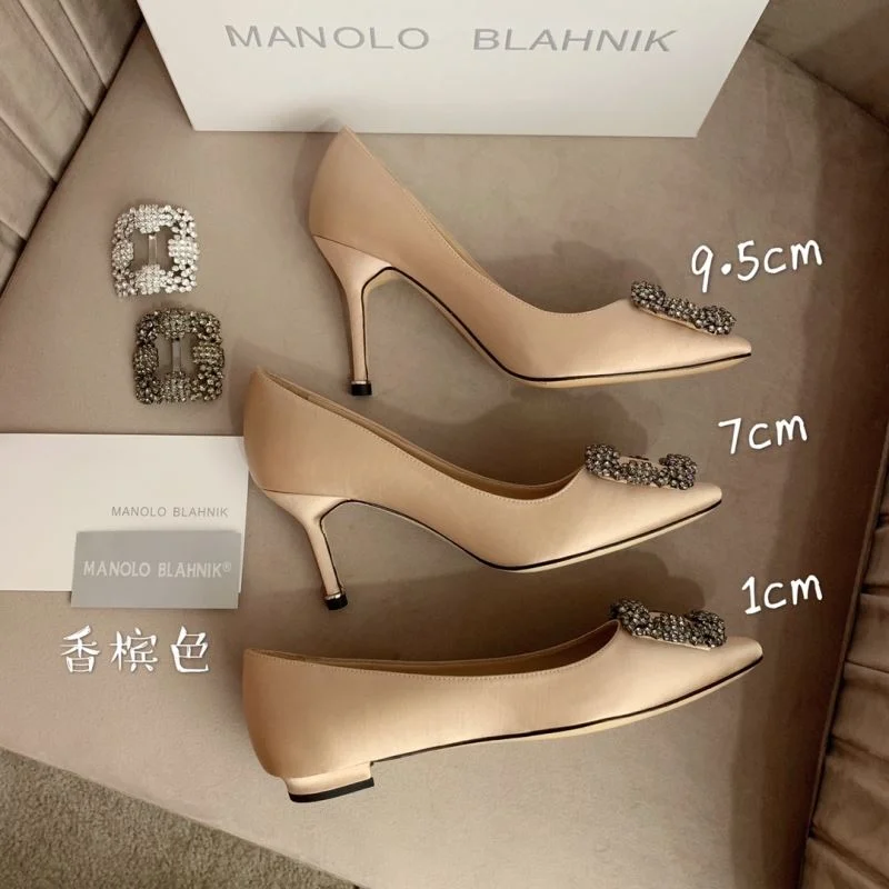 Refined Manolo Blahnik Shoes 9612