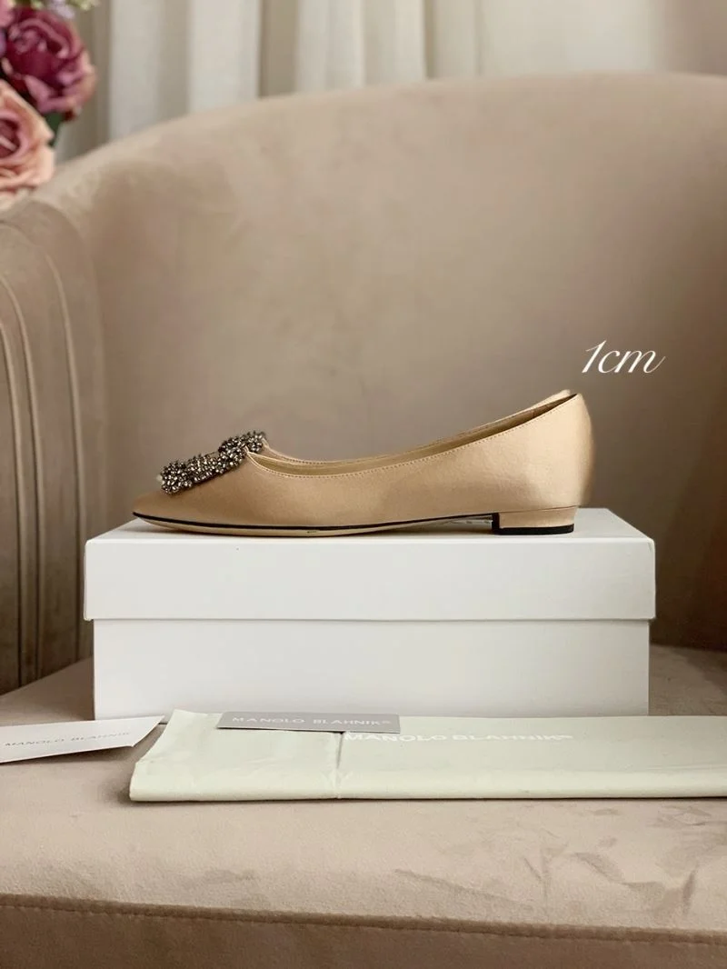 Refined Manolo Blahnik Shoes 9612