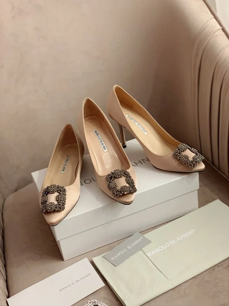 Refined Manolo Blahnik Shoes 9612