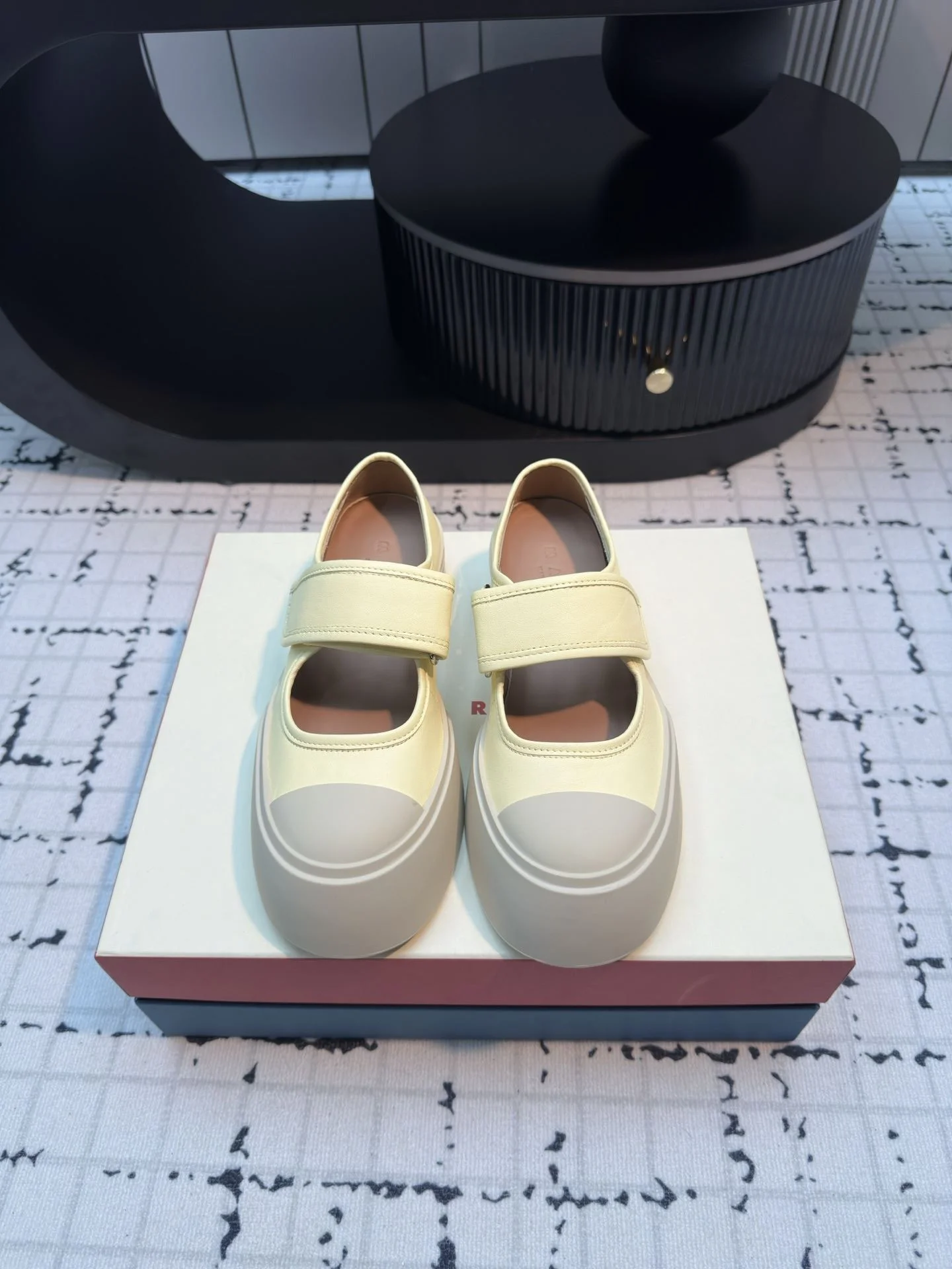 ComfortFit Marni Shoes 7636