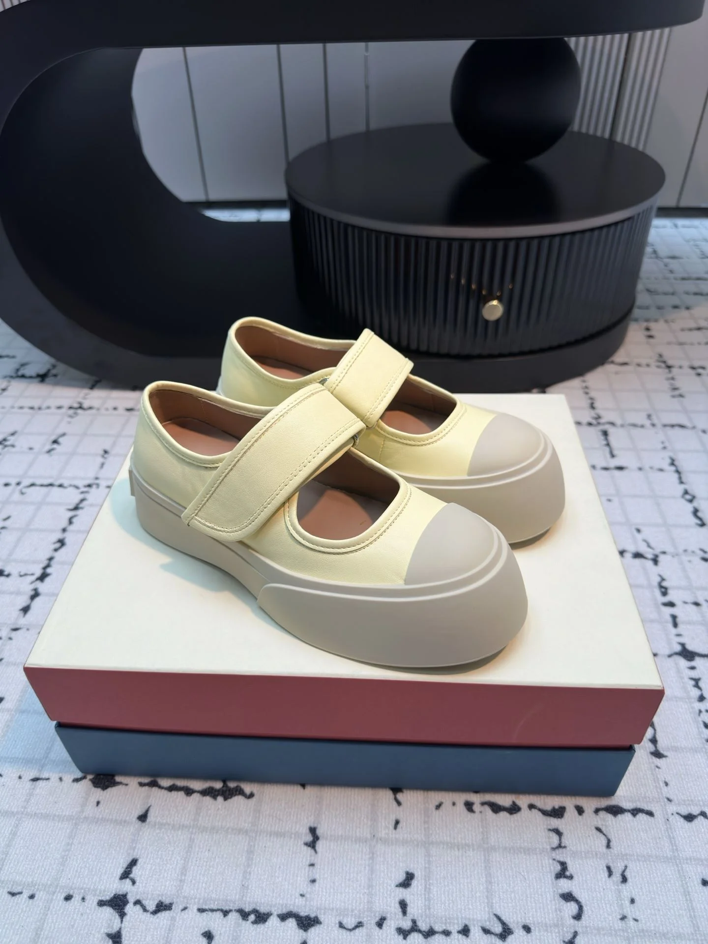 ComfortFit Marni Shoes 7636