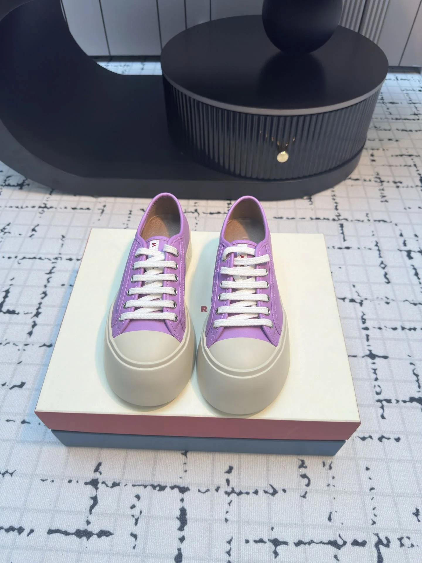 Marni Shoes TimelessDesign 7600