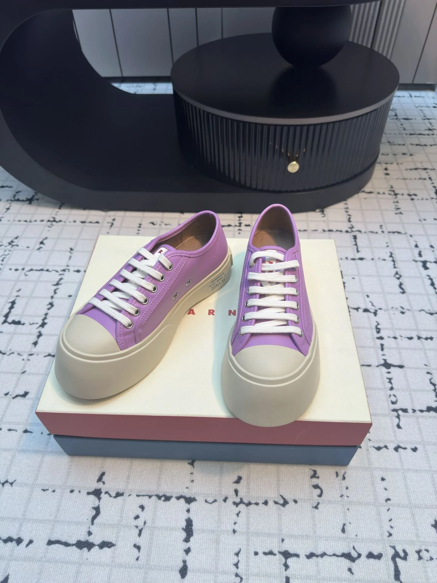Marni Shoes TimelessDesign 7600