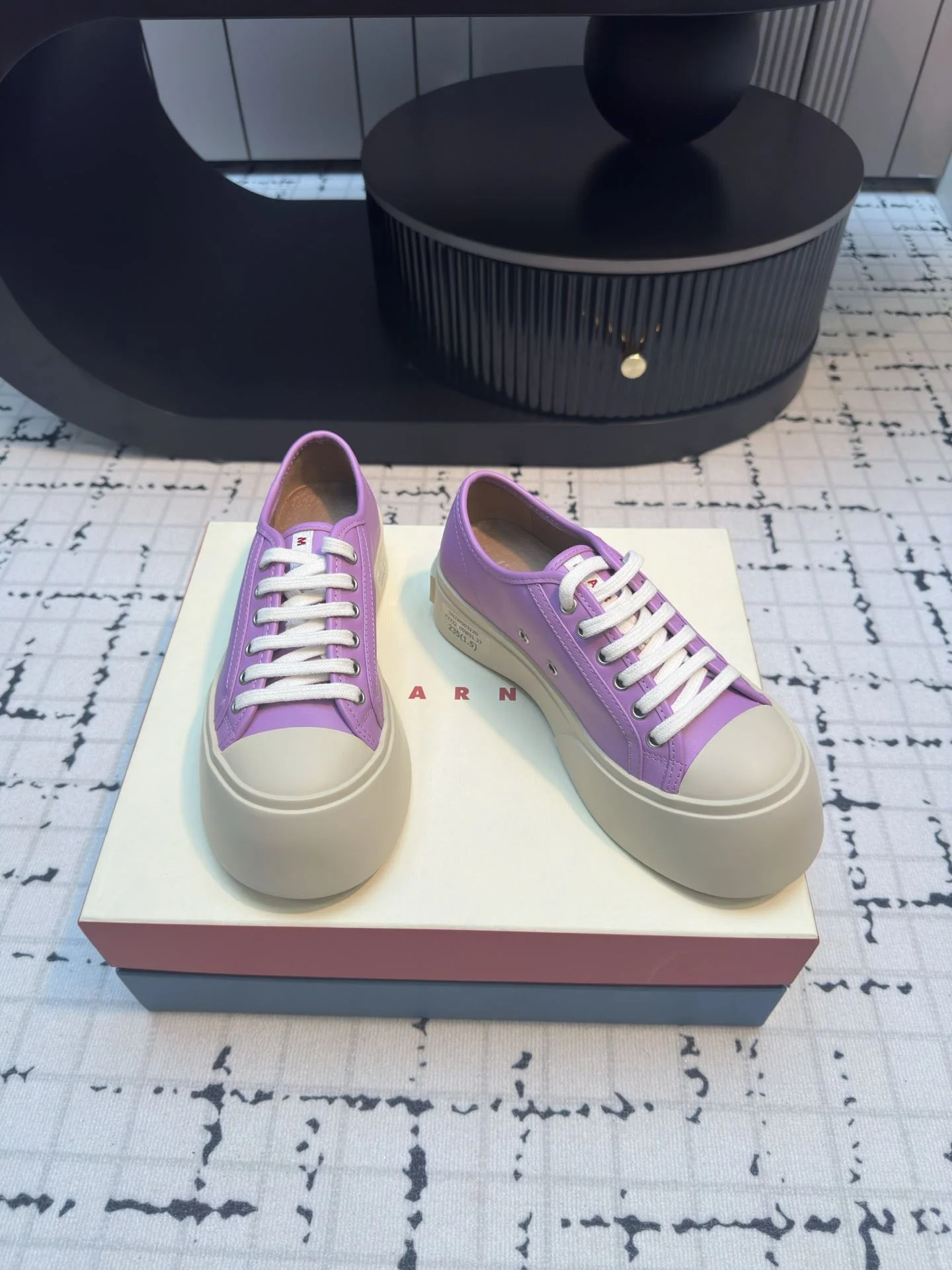 Marni Shoes TimelessDesign 7600