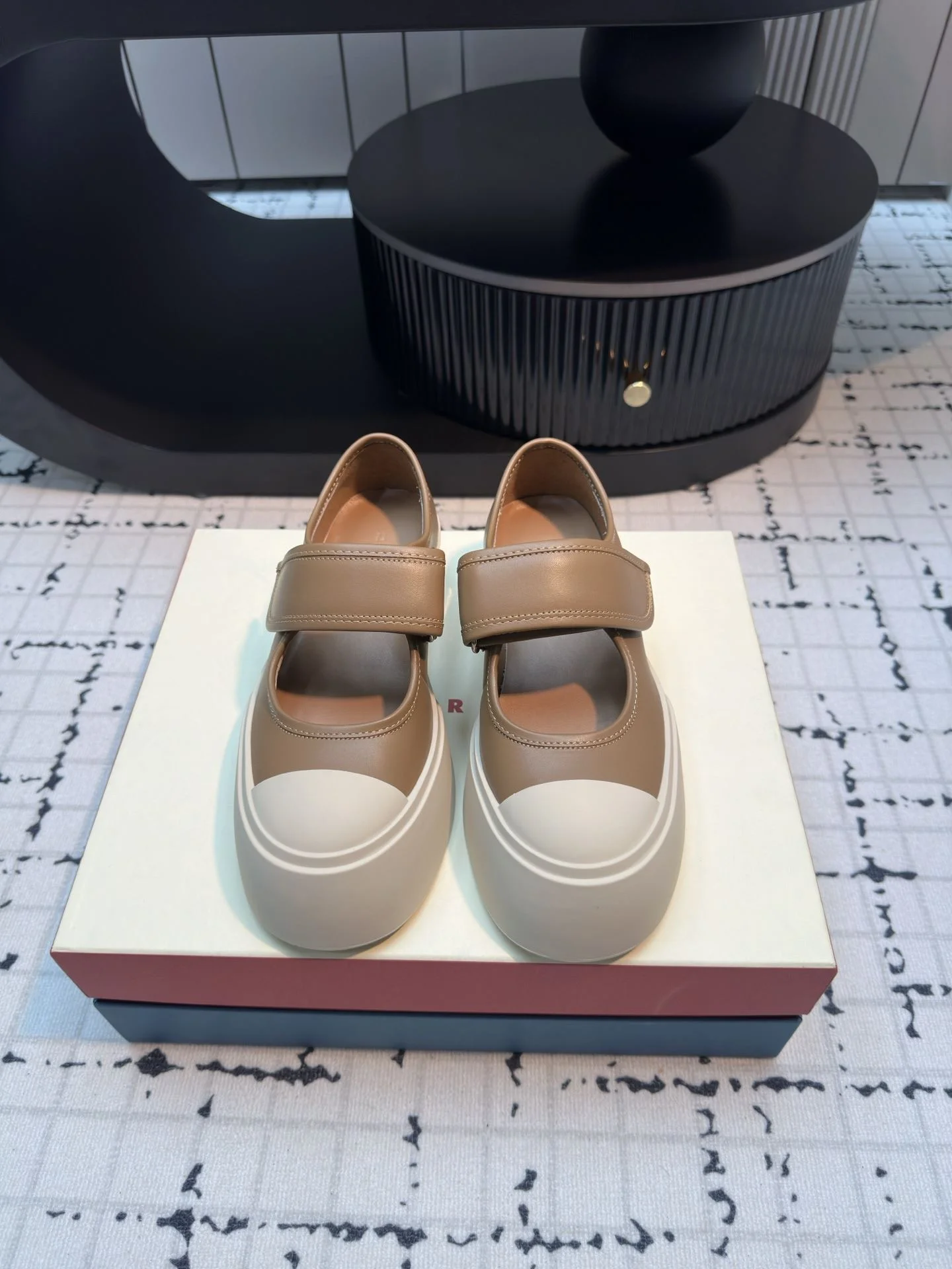 EasyMatch Marni Shoes 7630