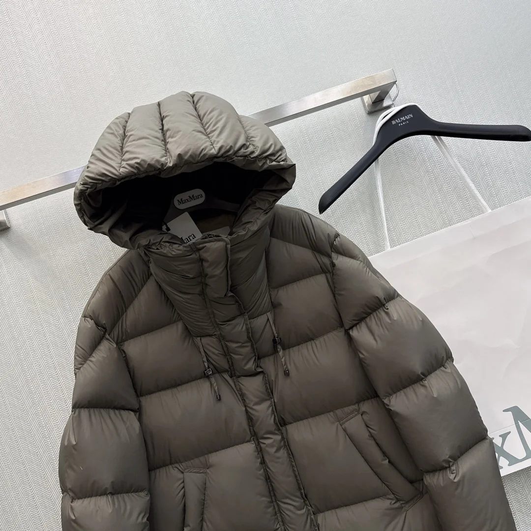 Max Mara Down Jackets Minimalist 165399