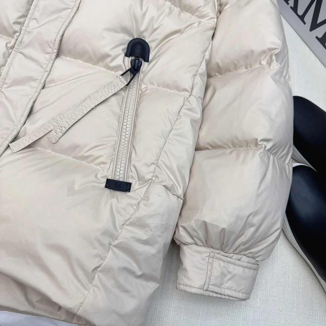 Max Mara Down Jackets Neat 165436