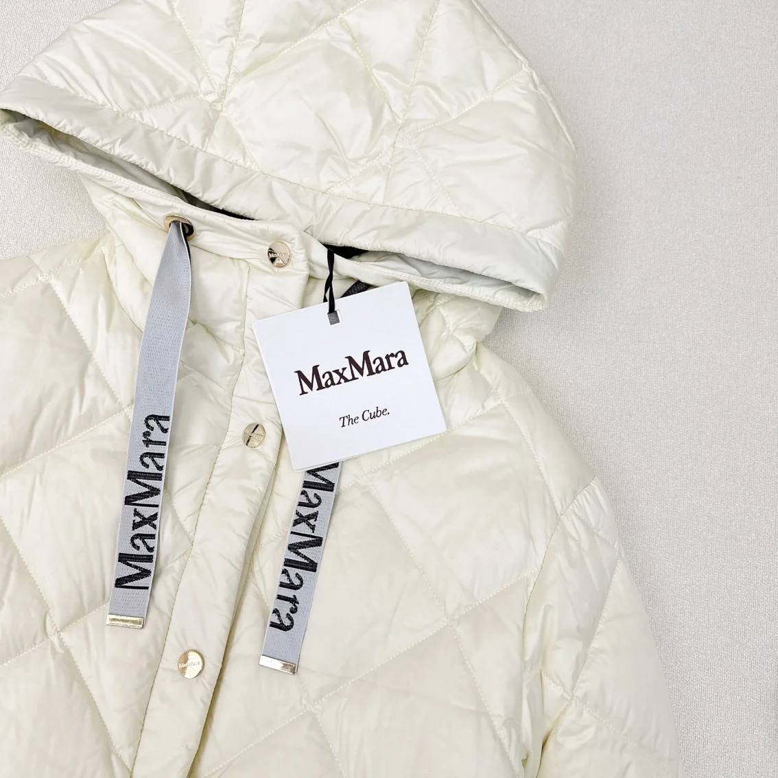 Max Mara Down Jackets Sophisticated 165373