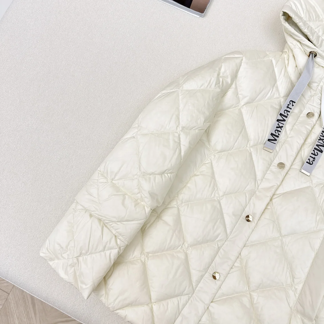 Max Mara Down Jackets Sophisticated 165373