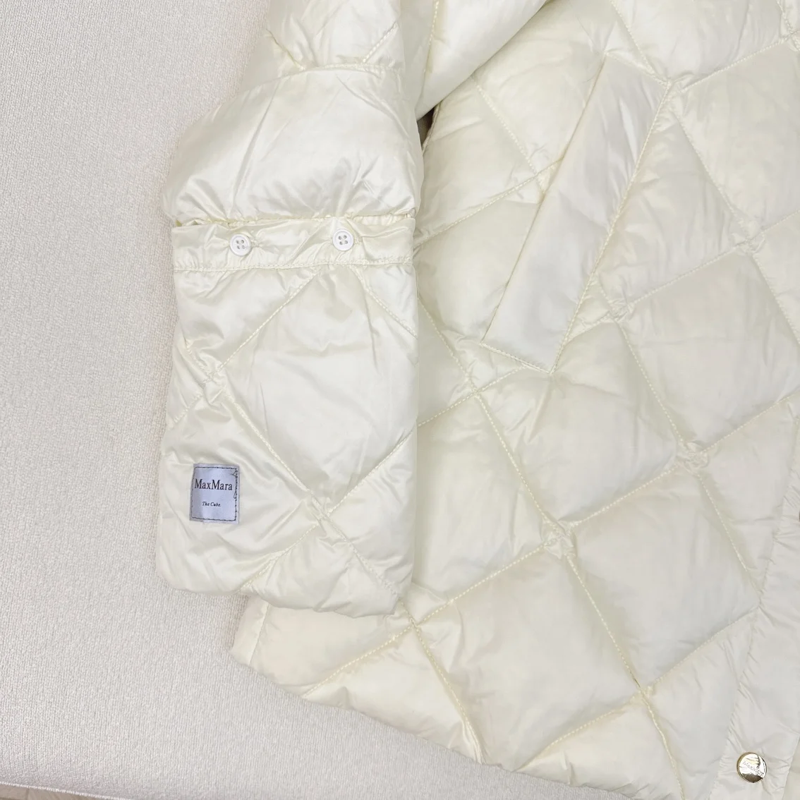 Max Mara Down Jackets Sophisticated 165373
