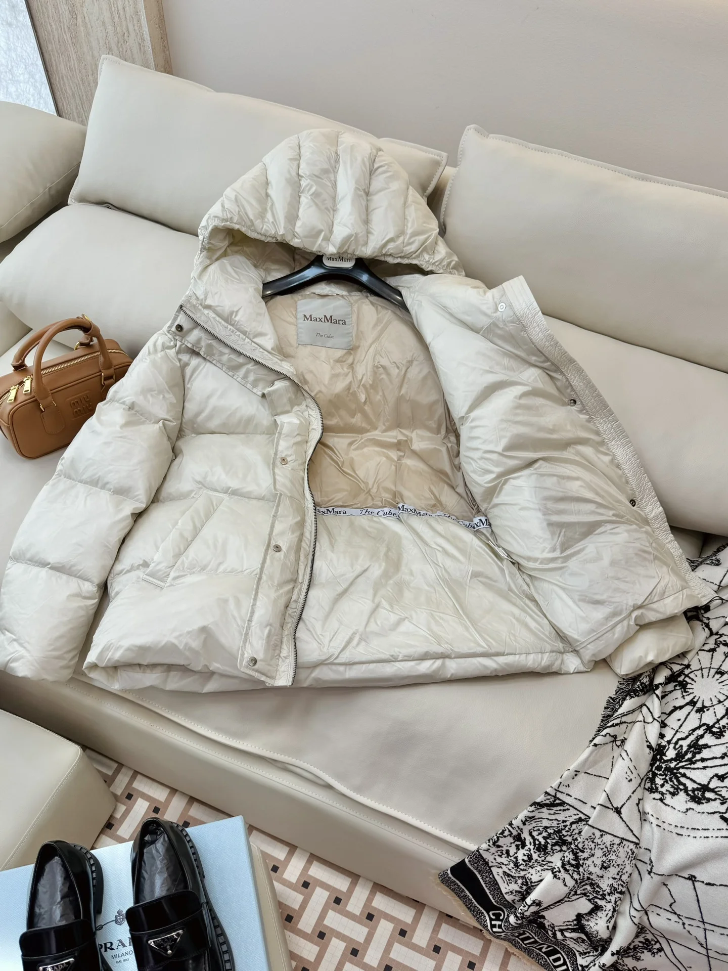 Max Mara Down Jackets Sophisticated 165363