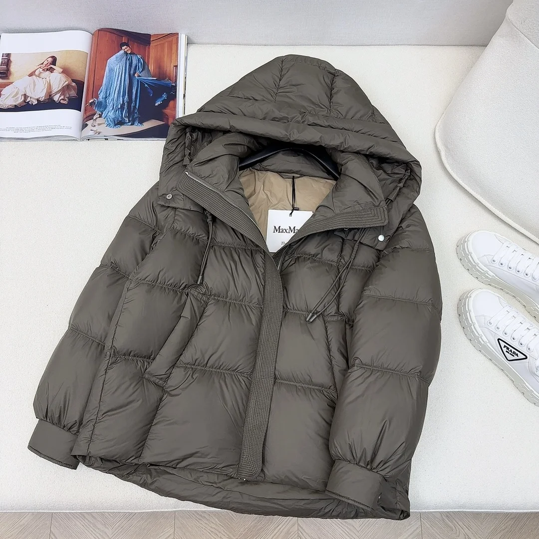 Versatile Max Mara Down Jackets 165351