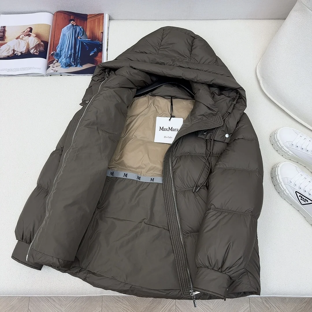 Versatile Max Mara Down Jackets 165351