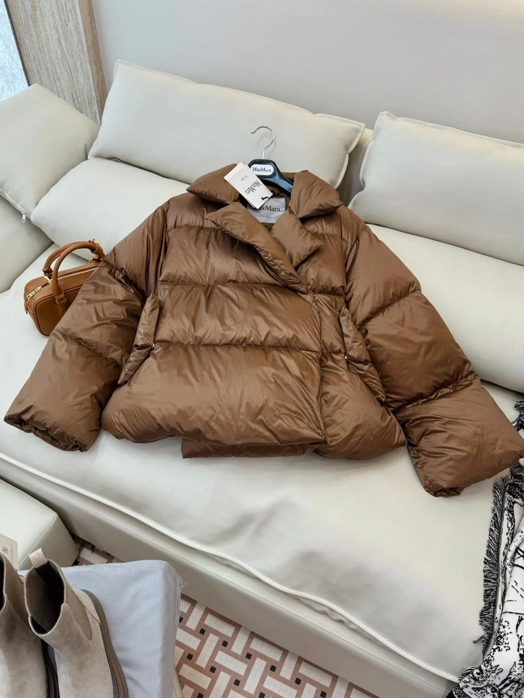 Max Mara Down Jackets Sophisticated 165289