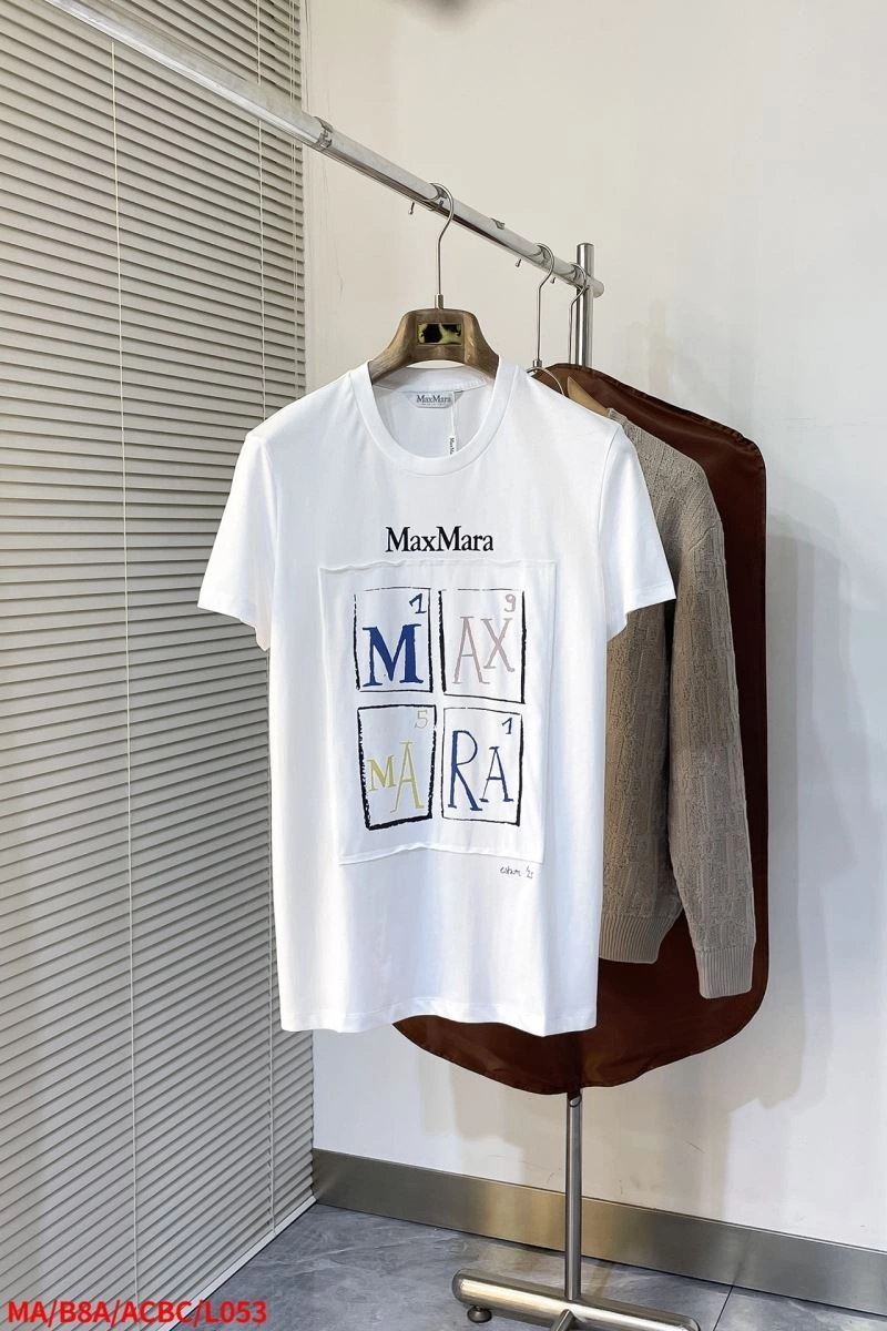 Max Mara T-Shirts TimelessDesign 160244