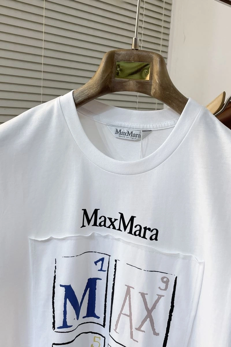 Max Mara T-Shirts TimelessDesign 160244