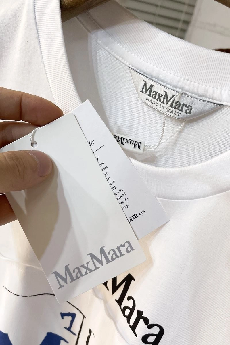 Max Mara T-Shirts TimelessDesign 160244