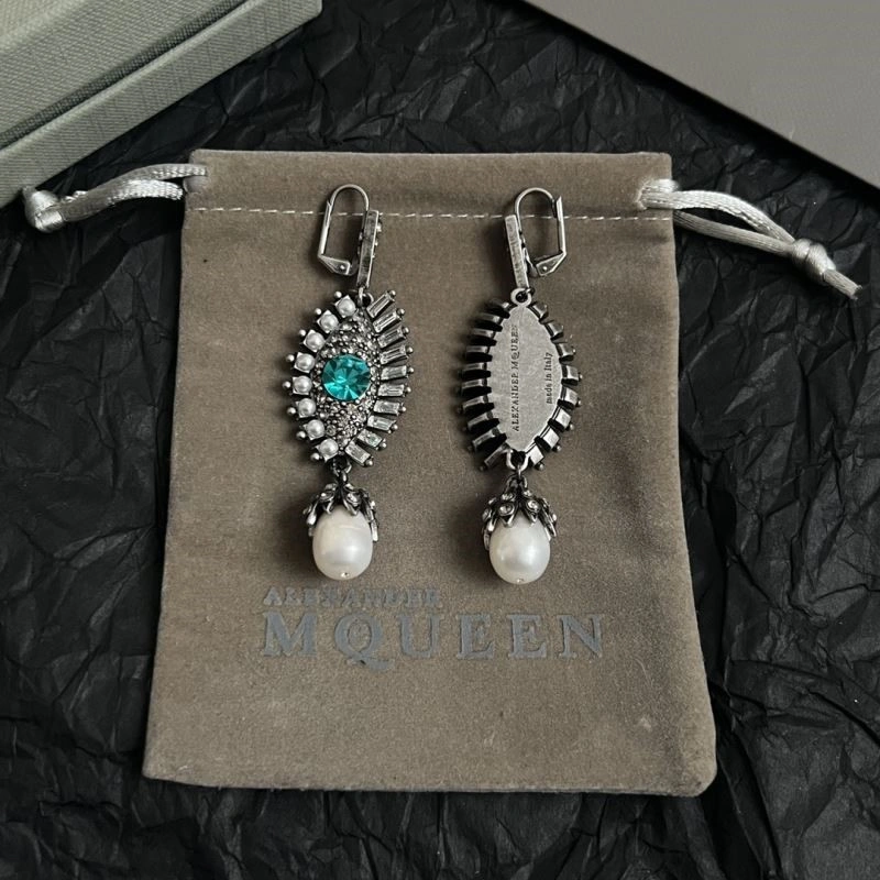 Snug Mcqueen Earrings 208629