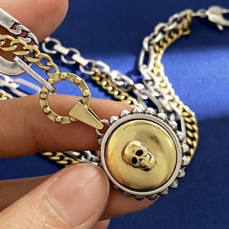 Mcqueen Necklaces Lightweight 213921