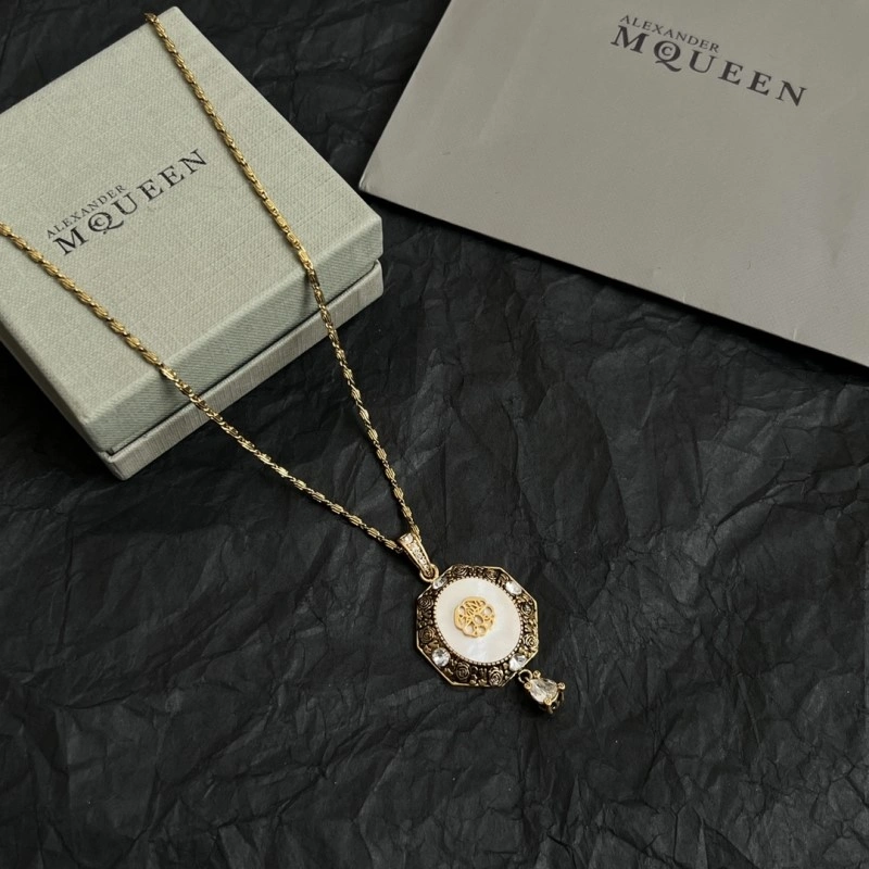 Fashionable Mcqueen Necklaces 208611