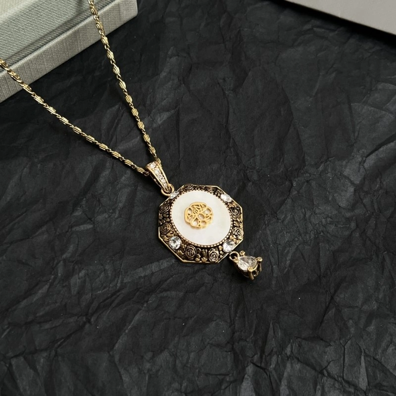 Fashionable Mcqueen Necklaces 208611