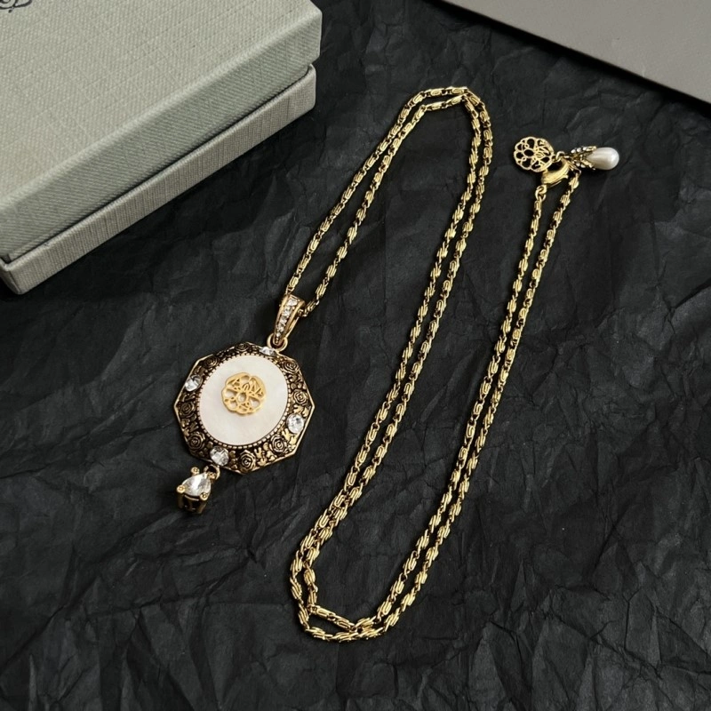 Fashionable Mcqueen Necklaces 208611