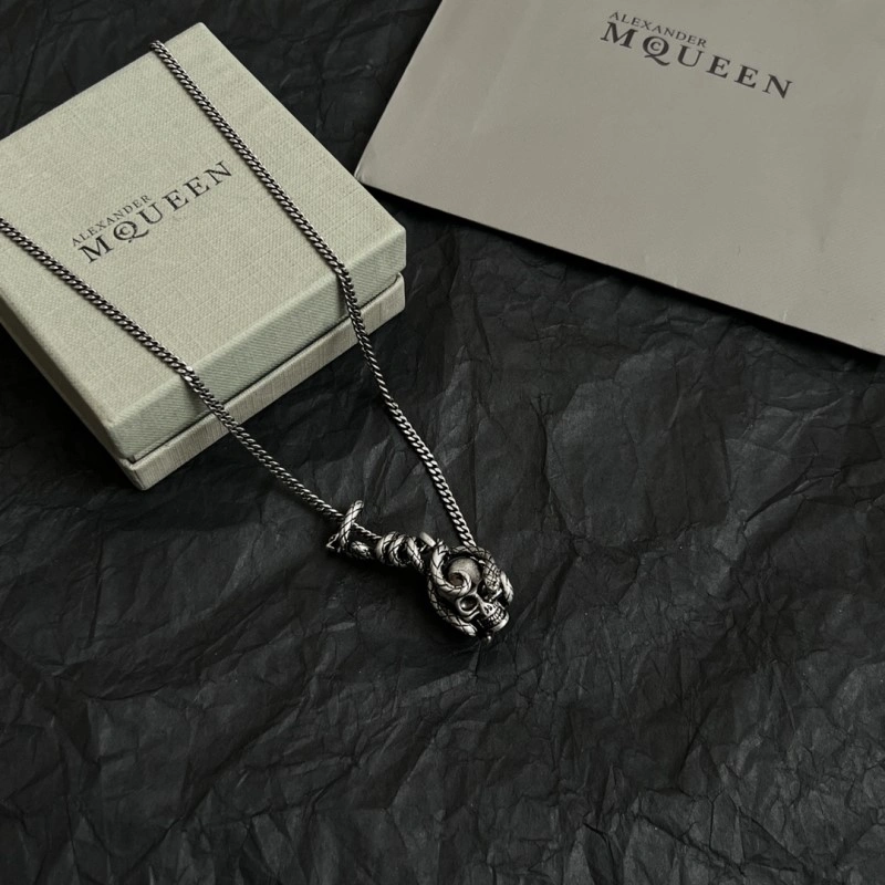 Versatile Mcqueen Necklaces 208609