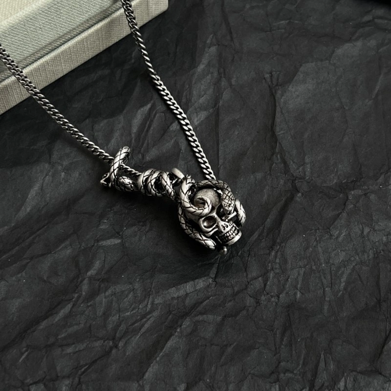 Versatile Mcqueen Necklaces 208609