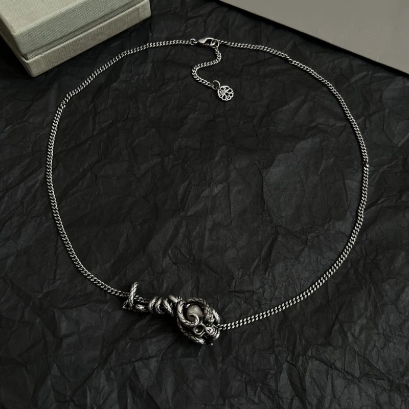 Versatile Mcqueen Necklaces 208609
