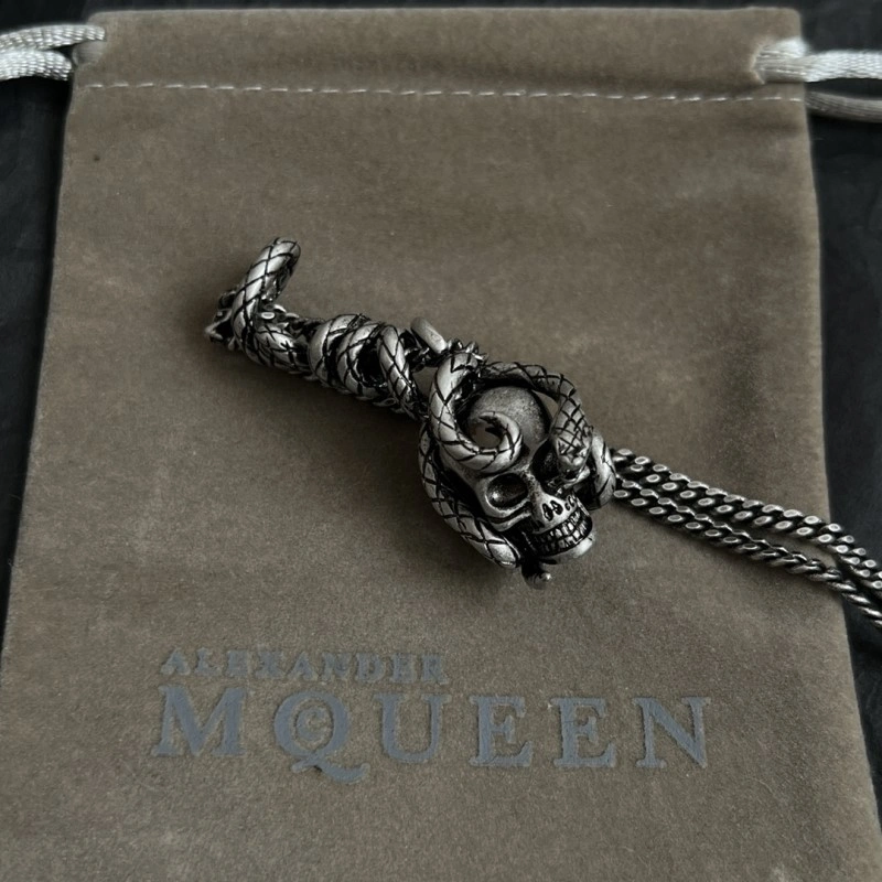 Versatile Mcqueen Necklaces 208609